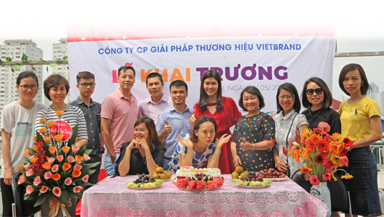 VietBrand- khai trương may mắn 